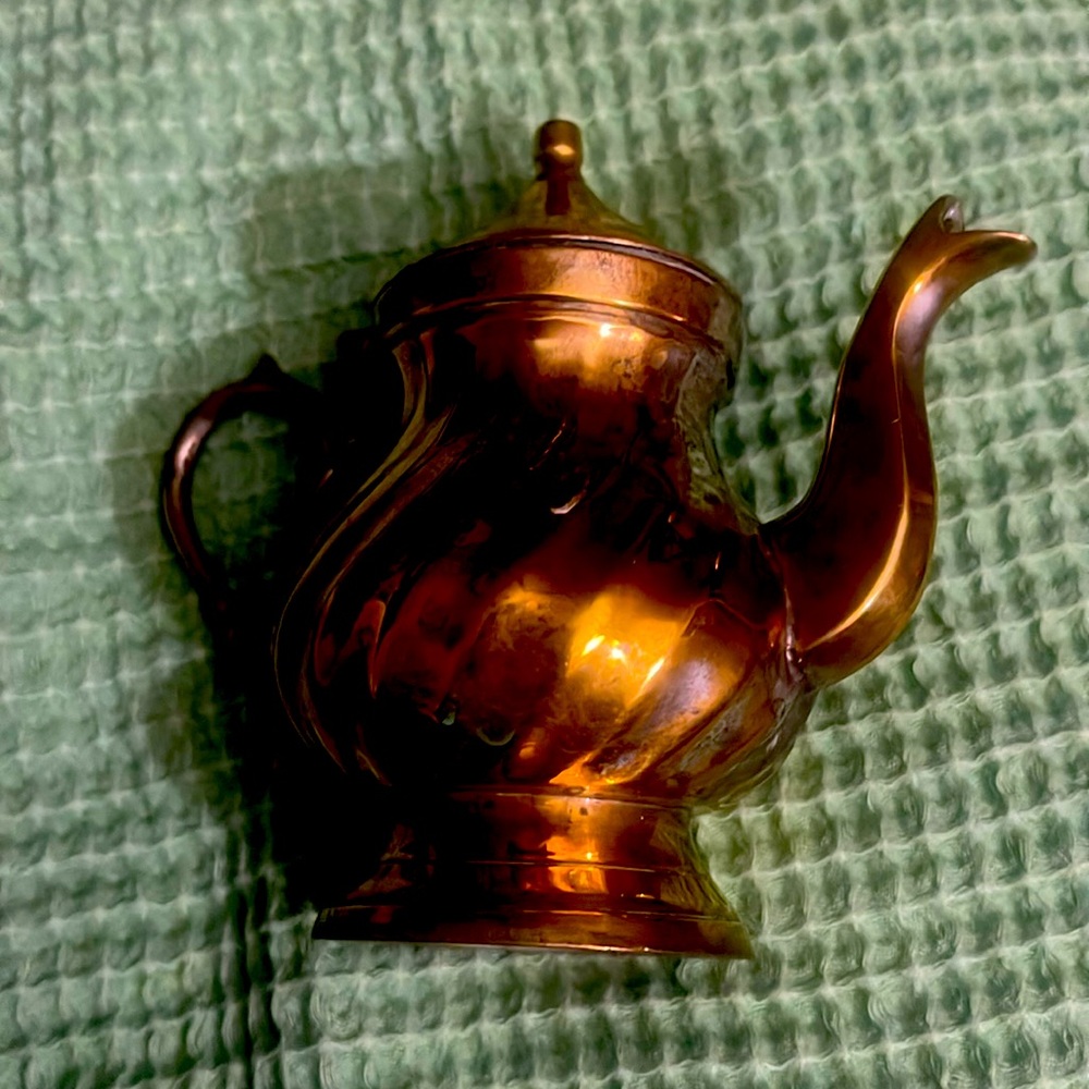 Vintage Decorative Brass Tea pox